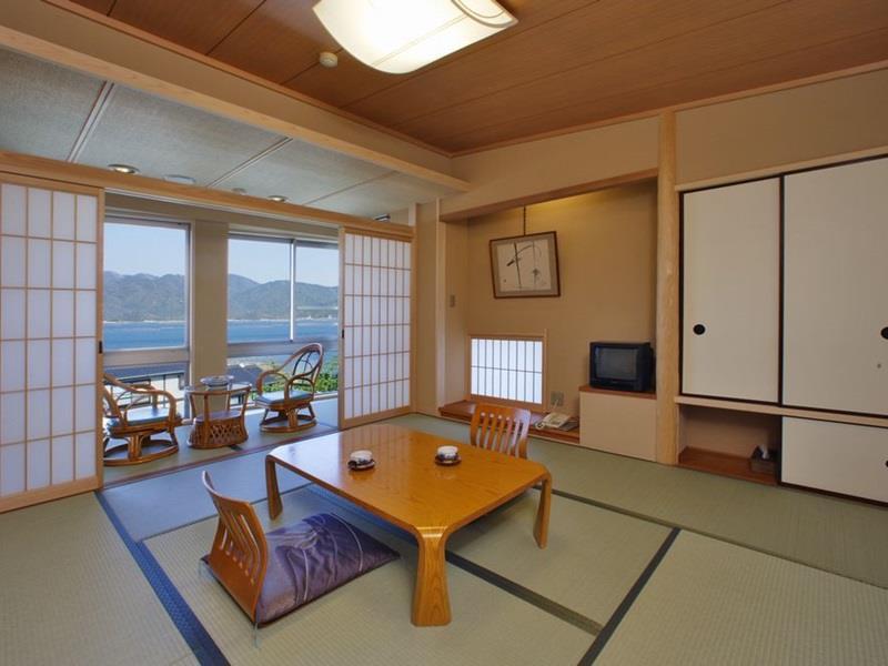 Miyahama Grand Hotel Hatsukaichi Exterior foto
